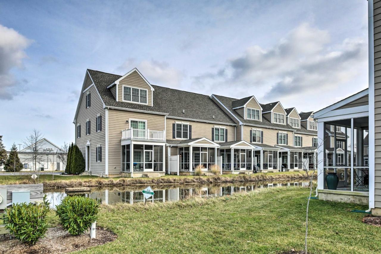 Rehoboth Beach Townhome With Porch And Pool Access Exterior photo